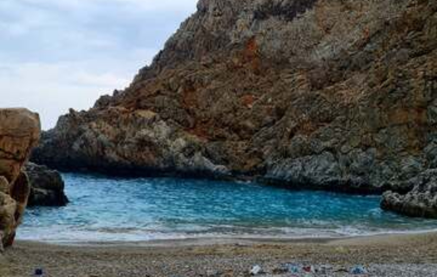 La plage de Katholiko image